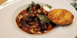 Beitragsbild des Blogbeitrags Käferbohnen-Champignon-Eintopf 