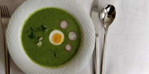 Beitragsbild des Blogbeitrags Frühlingskräutersuppe 
