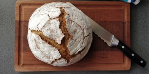 Beitragsbild des Blogbeitrags Kräuter-Buttermilch-Brot