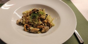 Beitragsbild des Blogbeitrags Fregola sarda mit Fenchel und Muscheln 