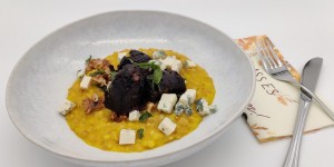 Beitragsbild des Blogbeitrags Kürbis-Graupen-„Risotto“ mit „Blunzn“ 