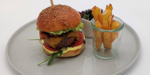 Beitragsbild des Blogbeitrags Guacamole-Beef-Burger