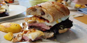 Beitragsbild des Blogbeitrags Chivito al Pan  