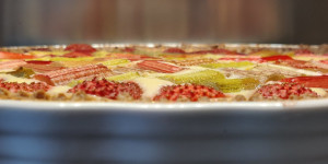 Beitragsbild des Blogbeitrags Rhabarber-Erdbeer-Tarte