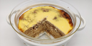 Beitragsbild des Blogbeitrags Topfenpalatschinken-Torte