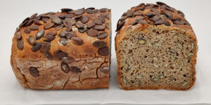 Beitragsbild des Blogbeitrags „Der Steirer“ – Kürbiskernwandl {Sauerteigbrot}