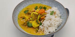 Beitragsbild des Blogbeitrags Einfaches Gemüse-Curry 