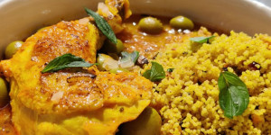 Beitragsbild des Blogbeitrags Marokkanische Huhn-Tajine mit Zitronen und Oliven  