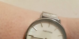 Beitragsbild des Blogbeitrags WERBUNG - Capitola Armband Uhr/vergünstigt gekauft. 