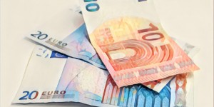 Beitragsbild des Blogbeitrags 5 Tipps, mit denen du schnell richtig viel Geld sparst!