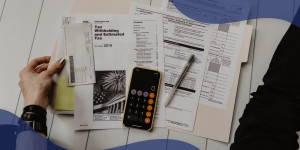 Beitragsbild des Blogbeitrags Finanzielle Entwicklung: 10 Anzeichen dafür, dass du deine Finanzen im Griff hast