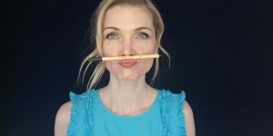 Beitragsbild des Blogbeitrags Gesichtsyoga gegen Hängebäckchen 2/3 (+Video)