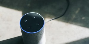 Beitragsbild des Blogbeitrags Alexa Skill Tutorial: so erstellst du ein Blogcast mit Amazon Alexa Skill Blueprints