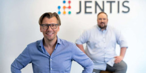 Beitragsbild des Blogbeitrags Server-Side-Tracking at its best mit JENTIS