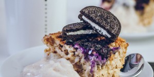 Beitragsbild des Blogbeitrags Baked Apple-Coconut-Oats | Ein zuckerfreies Frühstücksrezept
