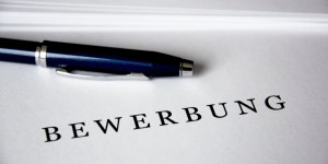 Beitragsbild des Blogbeitrags Welche prominenten Fußball-Trainer haben aktuell keinen Verein?