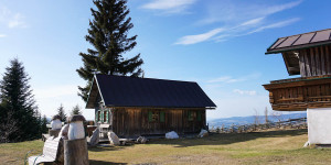 Beitragsbild des Blogbeitrags Der Mondweg zur Aussichtswarte Wildwiese – Wandern im Joglland