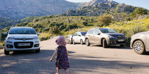 Beitragsbild des Blogbeitrags Autofahrt Spiele für Kleinkinder: das beste Spielzeug fürs Auto