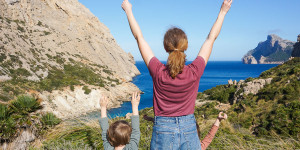 Beitragsbild des Blogbeitrags Auf Mallorca wandern mit Kindern: Kennst du diese 3 Wanderungen? 