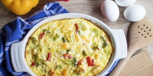 Beitragsbild des Blogbeitrags Bunte Gemüsequiche mit Putenfleisch – einfaches Gericht mit Wow-Effekt