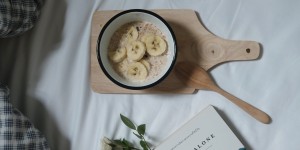 Beitragsbild des Blogbeitrags Köstlicher Bananen-Zimt Porridge
