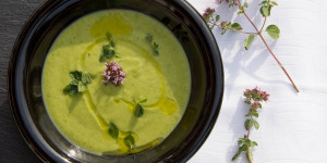 Beitragsbild des Blogbeitrags Bärlauch-Cremesuppe: der perfekte Start in den Frühling 