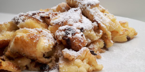 Beitragsbild des Blogbeitrags Traditioneller Kaiserschmarrn leicht gemacht