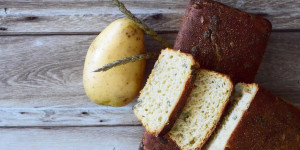 Beitragsbild des Blogbeitrags Selbstgemachtes Kürbisbrot – in nur 5 Schritten