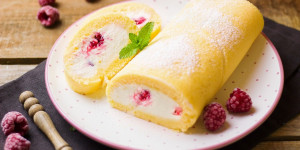 Beitragsbild des Blogbeitrags Saisonales Geschmackserlebnis: Himbeer-Roulade 