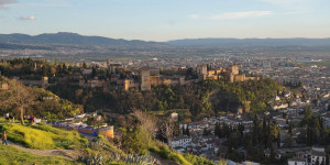 Beitragsbild des Blogbeitrags Granada: Tipps und Tapas für deine Reise 