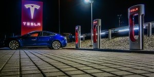 Beitragsbild des Blogbeitrags Man fährt nicht mit Elektro, man fährt mit Tesla, Model S