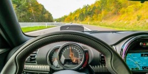 Beitragsbild des Blogbeitrags Vorurteile ade – Im Clubman jetzt MINI-Fahrspaß auf noch mehr Wohnfläche