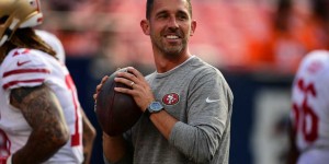 Beitragsbild des Blogbeitrags 49ers verlängern mit Head Coach Shanahan bis 2026