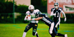 Beitragsbild des Blogbeitrags Blue Hawks verlieren Saisonauftakt gegen Aufsteiger