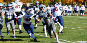 Beitragsbild des Blogbeitrags Huskies ziehen vor Rekordkulisse in die Mission Bowl ein