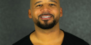 Beitragsbild des Blogbeitrags München verpflichtet neuen Defensive Line Coach