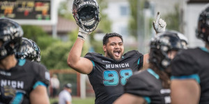 Beitragsbild des Blogbeitrags Haka-Tänzer bleibt: Munich Ravens verlängern mit Etuale Lui 