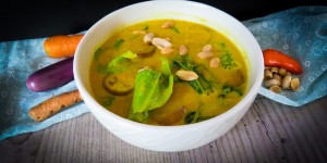 Beitragsbild des Blogbeitrags Scharfe Süßkartoffelsuppe – unsere vegane Alternative zur Hühnersuppe bei Erkältungen