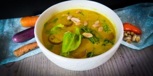 Beitragsbild des Blogbeitrags Scharfe Süßkartoffelsuppe – unsere vegane Alternative zur Hühnersuppe bei Erkältungen 