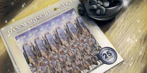 Beitragsbild des Blogbeitrags (Rezension – Werbung) Das magische Auge – 25 Jahre Jubiläumsausgabe 