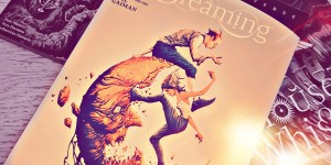 Beitragsbild des Blogbeitrags (Rezension – Werbung) Sandman Universe: The Dreaming von Simon Spurrier 