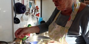 Beitragsbild des Blogbeitrags Cooking Grannies – Beate kocht ein Szegediner Gulasch
