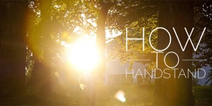 Beitragsbild des Blogbeitrags Auf Händen stehen lernen – der Handstand (Adho Mukha Vrikshasana)