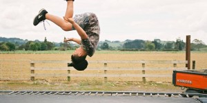 Beitragsbild des Blogbeitrags Faszientraining: Warum das Trampolin das ideale Trainingsgerät ist