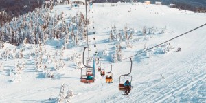 Beitragsbild des Blogbeitrags Auf die Bretter, fertig los: 7 gute Gründe zum Skifahren
