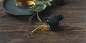 Beitragsbild des Blogbeitrags CBD-Öl: 5 erstaunliche gesundheitliche Vorteile und ihre Anwendungen