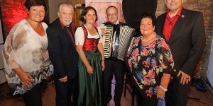 Beitragsbild des Blogbeitrags „So klingt’s in Wien“: Stimmungsvolles Gala-Konzert beim Heurigen Wolff