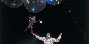 Beitragsbild des Blogbeitrags Cirque du Soleil mit „Corteo“ in Wien: Von schwebenden Engeln und menschlichen Kreiseln 