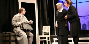 Beitragsbild des Blogbeitrags Theater Center Forum: Köstlicher Holunderwein und seine tragischen Folgen