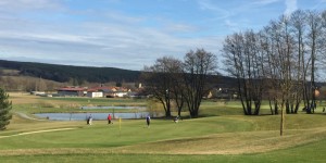 Beitragsbild des Blogbeitrags Die ersten Frühlingsrunden: GC Bad Waltersdorf – charmanter Steirer für erfreuliche Runden